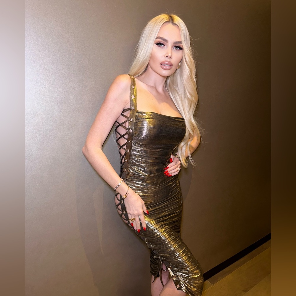 Jessica Bara Annie Metallic
Midi Dress